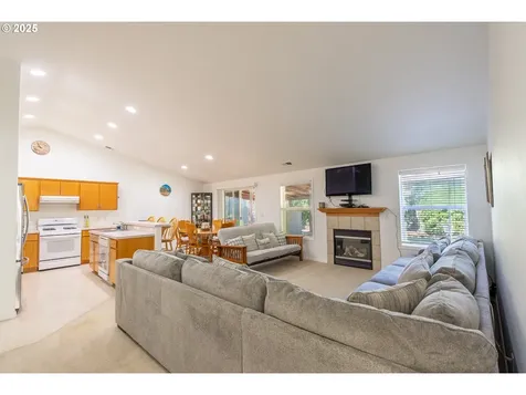 2803 Revere Street Woodburn OR 97071