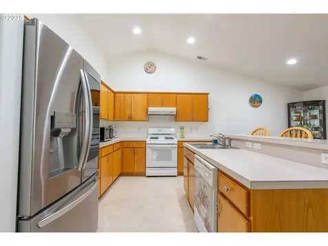 2803 Revere Street Woodburn OR 97071