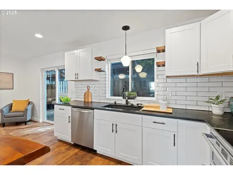 570 NE 55th Avenue Portland OR 97213