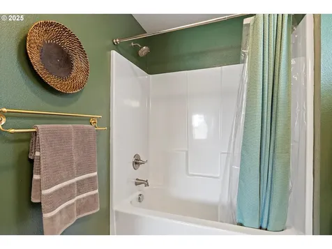 570 NE 55th Avenue Portland OR 97213