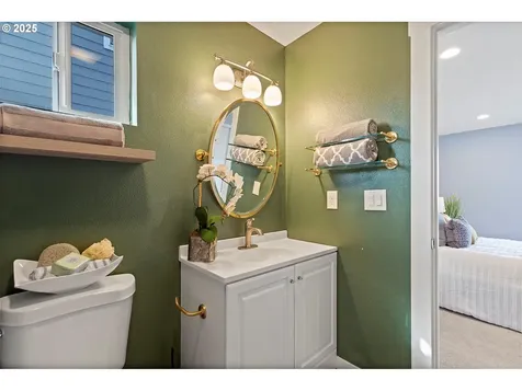 570 NE 55th Avenue Portland OR 97213