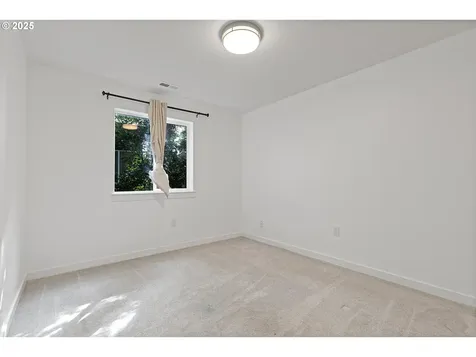 570 NE 55th Avenue Portland OR 97213