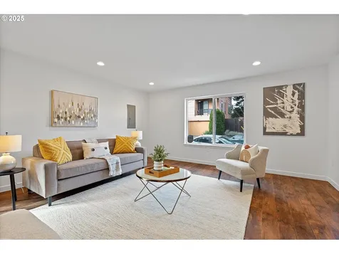 570 NE 55th Avenue Portland OR 97213