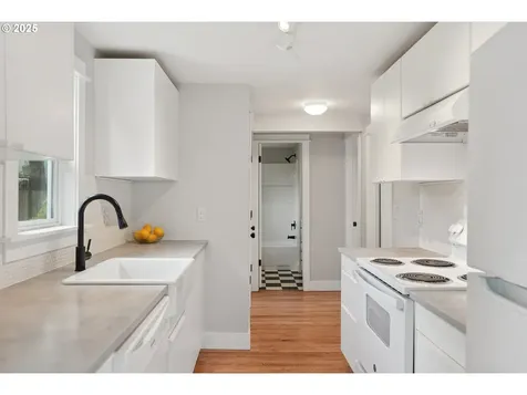 4803 SW Dickinson Street Portland OR 97219