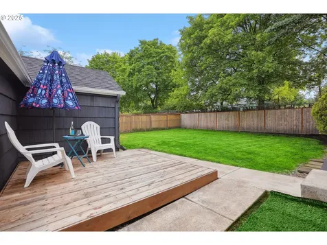 4803 SW Dickinson Street Portland OR 97219