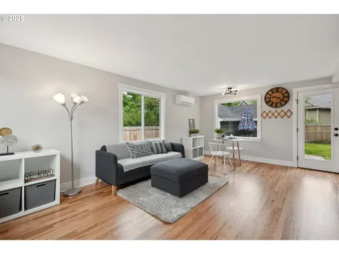 4803 SW Dickinson Street Portland OR 97219