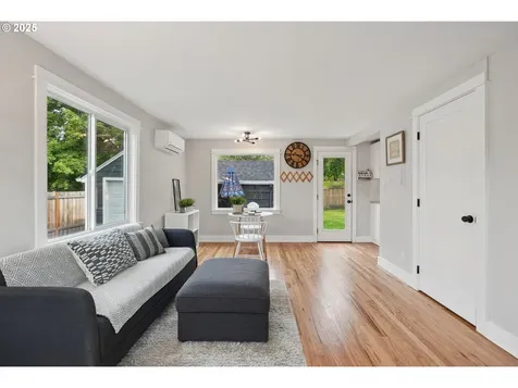 4803 SW Dickinson Street Portland OR 97219