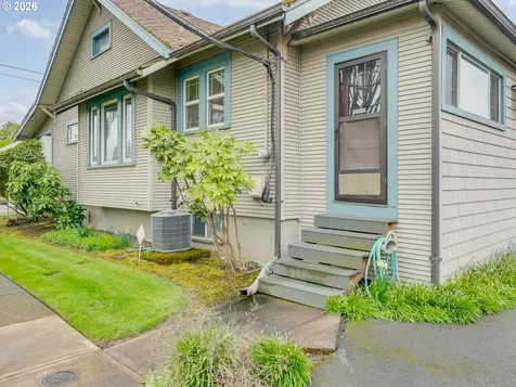 737 NW Adams Street Mcminnville OR 97128