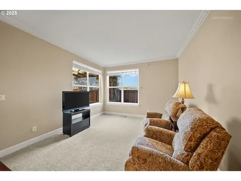5208 NW Shoreline Way Portland OR 97229