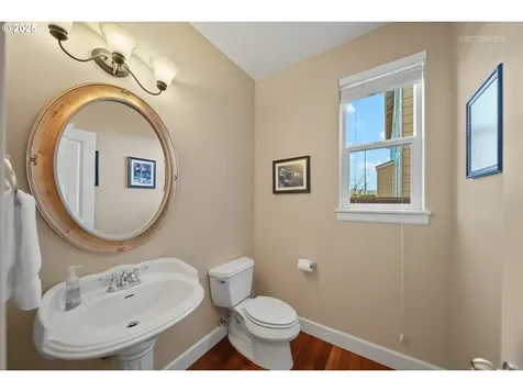 5208 NW Shoreline Way Portland OR 97229