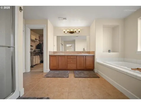 5208 NW Shoreline Way Portland OR 97229