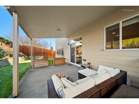 5208 NW Shoreline Way Portland OR 97229