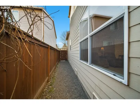 5208 NW Shoreline Way Portland OR 97229