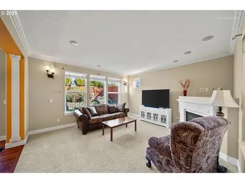 5208 NW Shoreline Way Portland OR 97229
