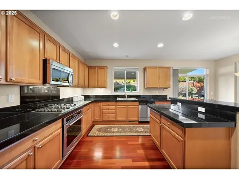 5208 NW Shoreline Way Portland OR 97229