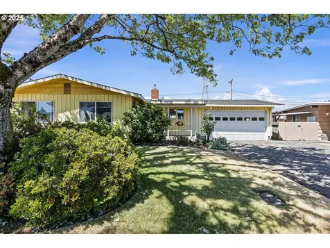 1482 W Fairview Drive Springfield OR 97477