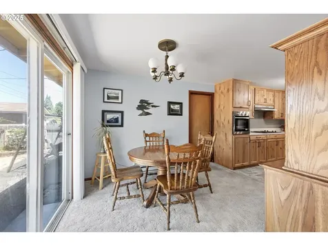 1482 W Fairview Drive Springfield OR 97477
