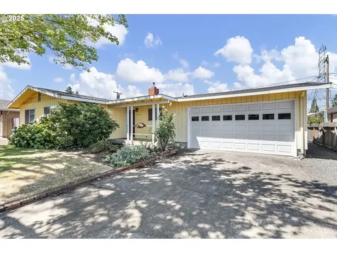 1482 W Fairview Drive Springfield OR 97477