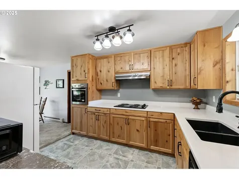 1482 W Fairview Drive Springfield OR 97477