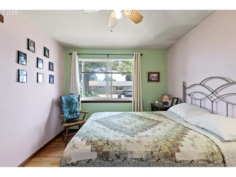 1482 W Fairview Drive Springfield OR 97477