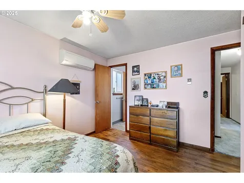 1482 W Fairview Drive Springfield OR 97477