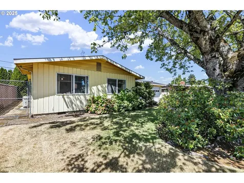 1482 W Fairview Drive Springfield OR 97477