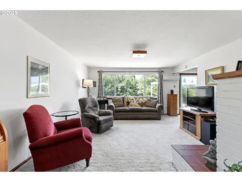 1482 W Fairview Drive Springfield OR 97477