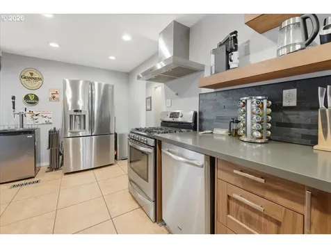 7001 SE 71st Avenue Portland OR 97206