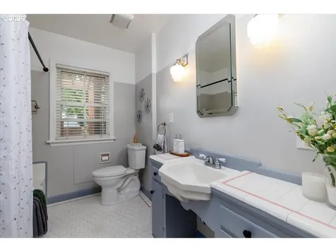 7407 SE 30th Avenue Portland OR 97202
