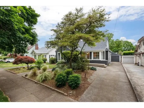 7407 SE 30th Avenue Portland OR 97202