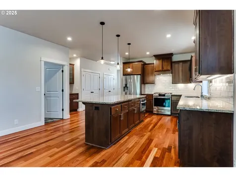 933 Lorella Avenue Eugene OR 97401