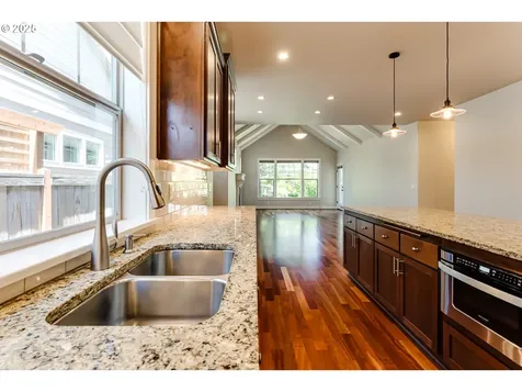 933 Lorella Avenue Eugene OR 97401