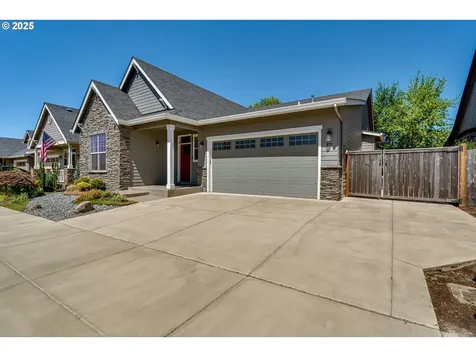 933 Lorella Avenue Eugene OR 97401