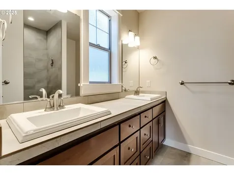 933 Lorella Avenue Eugene OR 97401