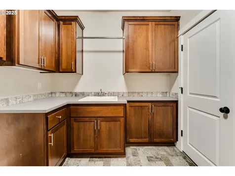 933 Lorella Avenue Eugene OR 97401