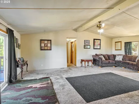 1632 Brown Street Woodburn OR 97071
