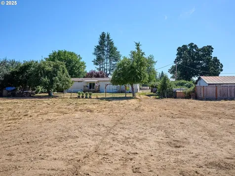 1632 Brown Street Woodburn OR 97071