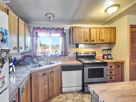 1632 Brown Street Woodburn OR 97071