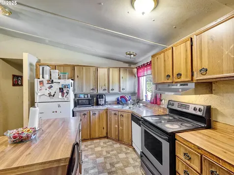 1632 Brown Street Woodburn OR 97071