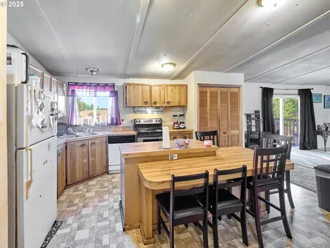1632 Brown Street Woodburn OR 97071