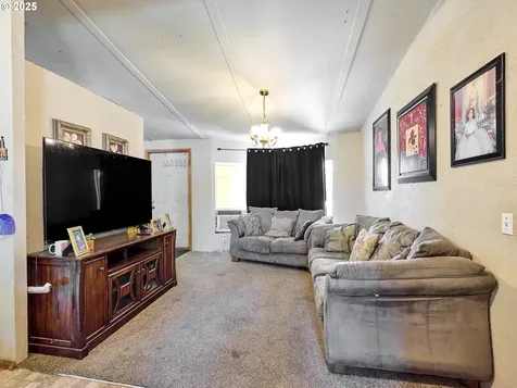 1632 Brown Street Woodburn OR 97071