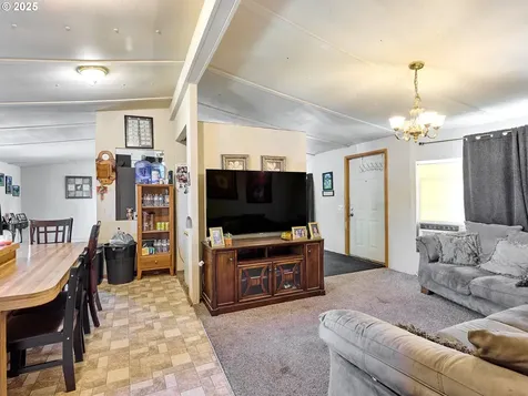 1632 Brown Street Woodburn OR 97071