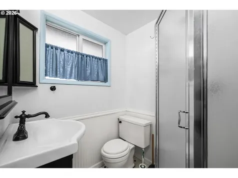 1755 Brentwood Avenue Eugene OR 97401