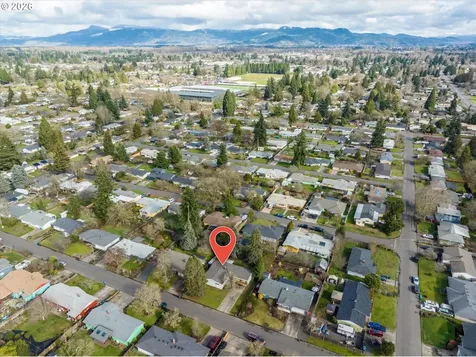 1755 Brentwood Avenue Eugene OR 97401