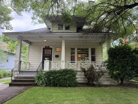 3766 SE Lincoln Street Portland OR 97214