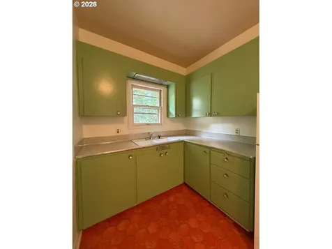 3766 SE Lincoln Street Portland OR 97214