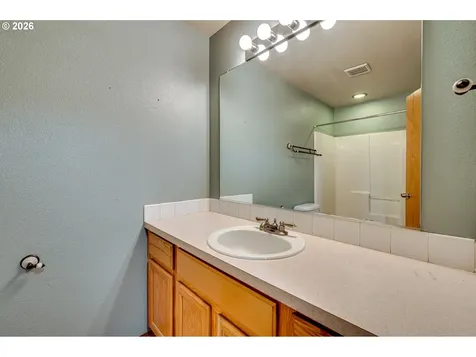 925 N 1st Avenue Ridgefield WA 98642