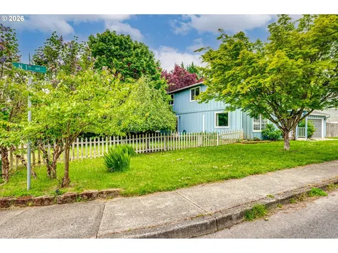 925 N 1st Avenue Ridgefield WA 98642