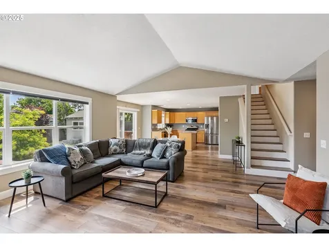 947 28th Street Hood River OR 97031