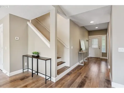 947 28th Street Hood River OR 97031